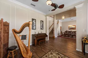 2800 Springbranch Ct, Grapevine, TX 76051 - Photo 8