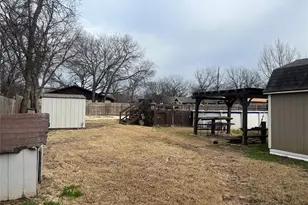 104 Dixon St, Cleburne, TX 76033 - Photo 28