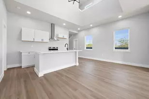 5905 Collins Ct, Granbury, TX 76048 - Photo 4