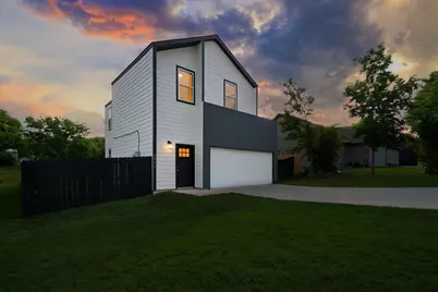 5905 Collins Court, Granbury, TX 76048 - Photo 1