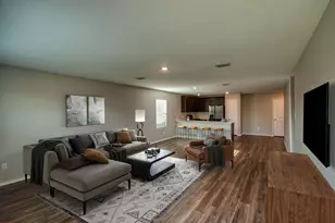 1007 Lady Bird St, Ennis, TX 75119 - Photo 4