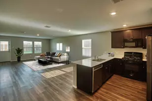 1007 Lady Bird St, Ennis, TX 75119 - Photo 6