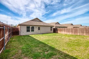 1007 Lady Bird St, Ennis, TX 75119 - Photo 18