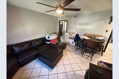 914 Tamara Lane, Grand Prairie, TX 75051 - Photo 2