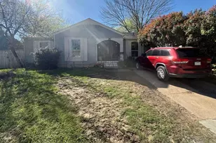 914 Tamara Ln, Grand Prairie, TX 75051 - Photo 1