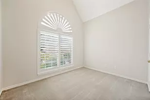 306 Heatherwood Dr, Irving, TX 75063 - Photo 4
