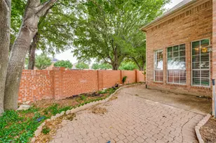 306 Heatherwood Dr, Irving, TX 75063 - Photo 24