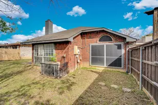 324 Faircrest Dr, Arlington, TX 76018 - Photo 34