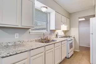 2905 Rilla Dr, Garland, TX 75041 - Photo 10