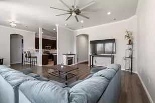 808 E 6th St, Bonham, TX 75418 - Photo 6