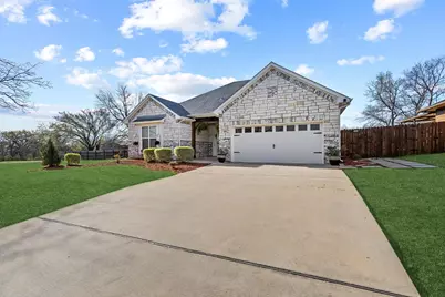 808 E 6th Street, Bonham, TX 75418 - Photo 2