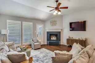 10505 Stonehill Dr, Benbrook, TX 76126 - Photo 4