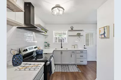 1310 E Lovers Lane, Arlington, TX 76010 - Photo 1