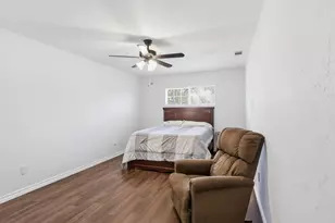 1310 E Lovers Ln, Arlington, TX 76010 - Photo 12