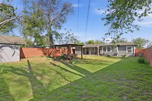 1310 E Lovers Ln, Arlington, TX 76010 - Photo 24