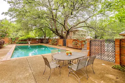 2424 Medford Court W, Fort Worth, TX 76109 - Photo 34