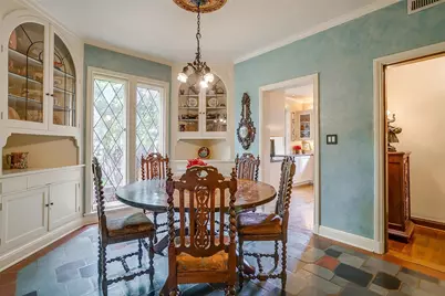 2424 Medford Court W, Fort Worth, TX 76109 - Photo 10