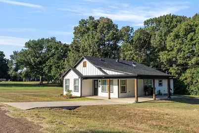 128 Crestwood Drive, Mabank, TX 75156 - Photo 2