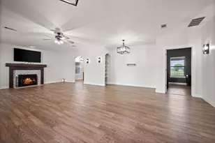 504 N Texas St, Tioga, TX 76271 - Photo 18