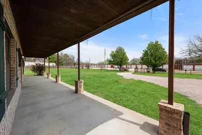 504 N Texas Street, Tioga, TX 76271 - Photo 16
