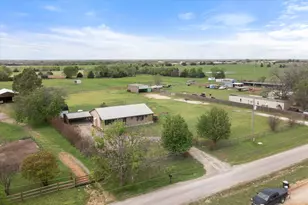 504 N Texas St, Tioga, TX 76271 - Photo 4