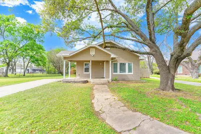 914 Prairie Avenue, Cleburne, TX 76033 - Photo 1