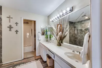 1801 Old Oak Drive, Arlington, TX 76012 - Photo 10