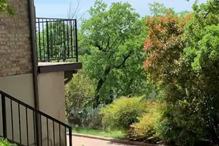 1801 Old Oak Dr, Arlington, TX 76012 - Photo 34