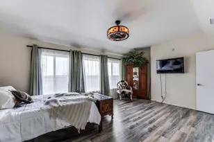 1801 Old Oak Dr, Arlington, TX 76012 - Photo 8