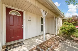 1013 Waverly Dr, Arlington, TX 76015 - Photo 2