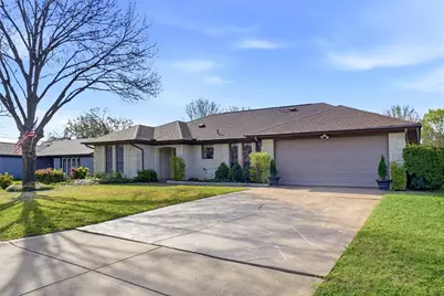 121 Montreal Drive, Hurst, TX 76054 - Photo 2