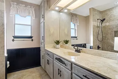 121 Montreal Drive, Hurst, TX 76054 - Photo 20