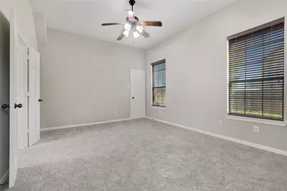 8740 Iron Horse, Irving, TX 75063 - Photo 6
