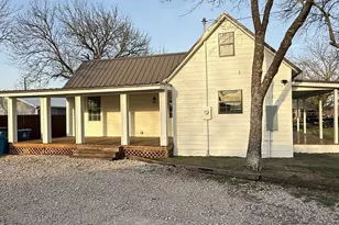 250 Cosey St, Palmer, TX 75152 - Photo 2