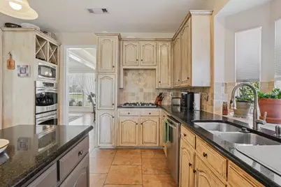 1825 Sandalwood Lane, Grapevine, TX 76051 - Photo 2