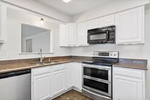 1105 E Highland Rd, Oak Leaf, TX 75154 - Photo 20