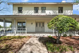 1105 E Highland Rd, Oak Leaf, TX 75154 - Photo 2