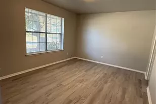 1433 N Bluegrove Rd, Lancaster, TX 75134 - Photo 8