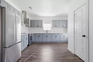 300 S 2nd St, Tehuacana, TX 76686 - Photo 8