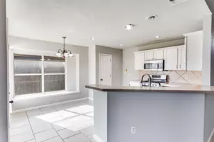 613 Prairie Gulch Dr, Fort Worth, TX 76140 - Photo 4