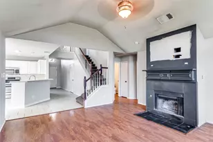 613 Prairie Gulch Dr, Fort Worth, TX 76140 - Photo 6