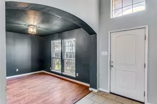 613 Prairie Gulch Dr, Fort Worth, TX 76140 - Photo 2