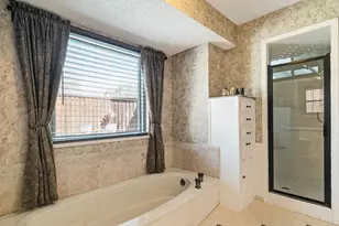 10019 Hickory Crossing, Dallas, TX 75243 - Photo 16