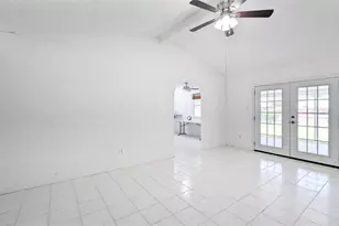 1107 Waverly Dr, Arlington, TX 76015 - Photo 10