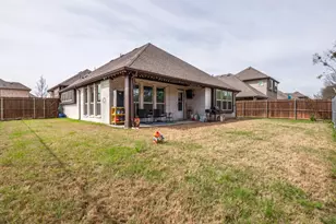 303 W Milas Ln, Glenn Heights, TX 75154 - Photo 12