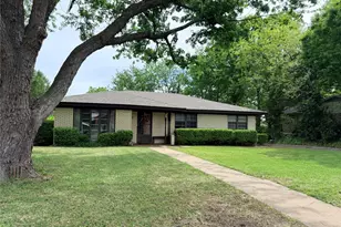 837 Hillside Dr, Sherman, TX 75090 - Photo 2