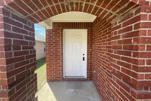 4849 Madyson Ridge Dr, Fort Worth, TX 76133 - Photo 2