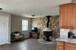 5066 E Hwy 199, Springtown, TX 76082 - Photo 8