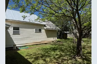 411 E Avenue G, Midlothian, TX 76065 - Photo 12