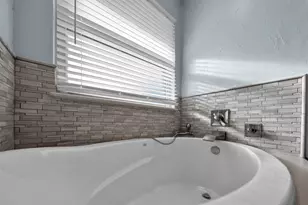 8 Buccaneer Ct, Fort Worth, TX 76179 - Photo 24